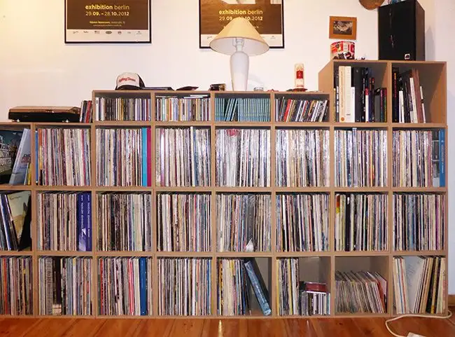 LP-Regal in Naturpur LP-Regal, Naturpur