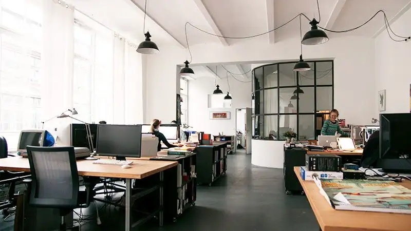 Schwarze Aktenregale auf Rollen Sonderanfertigung, Schwarze Aktenregale, Agentur, Glutrot