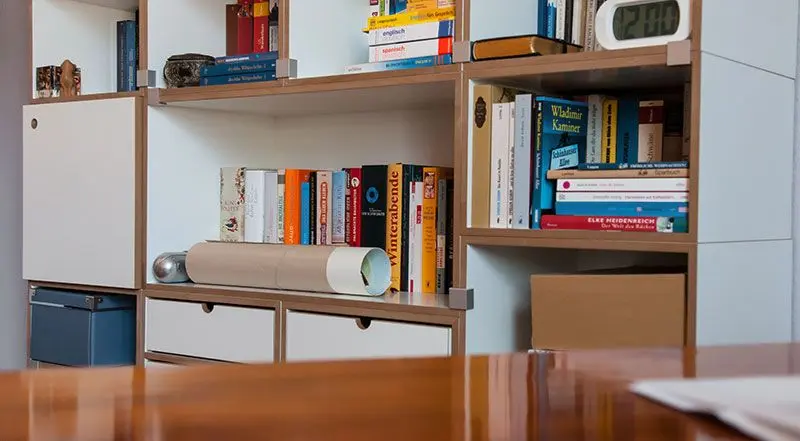 Weißes Bücherregal mit Türen und Schubladen Blog, Bücherregale