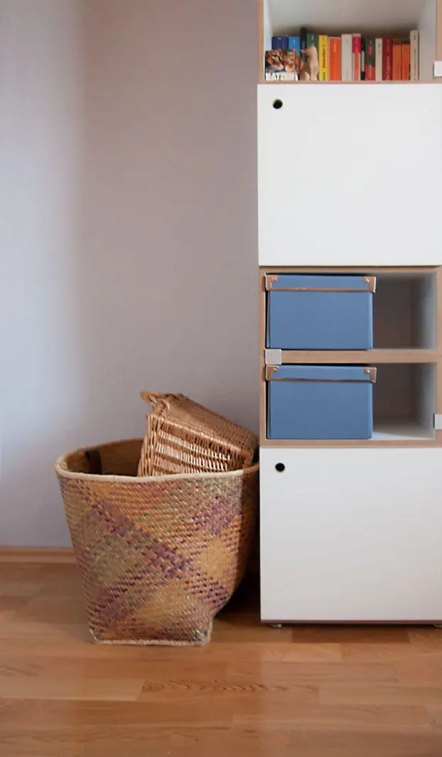 Weißes Bücherregal mit Türen und Schubladen Blog, Bücherregale