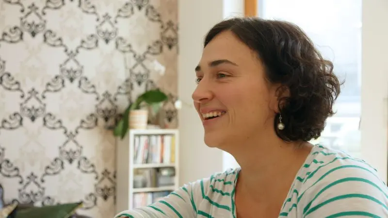 zufriedene Kundin Wohnzimmerregal, Greenery, Chinarot