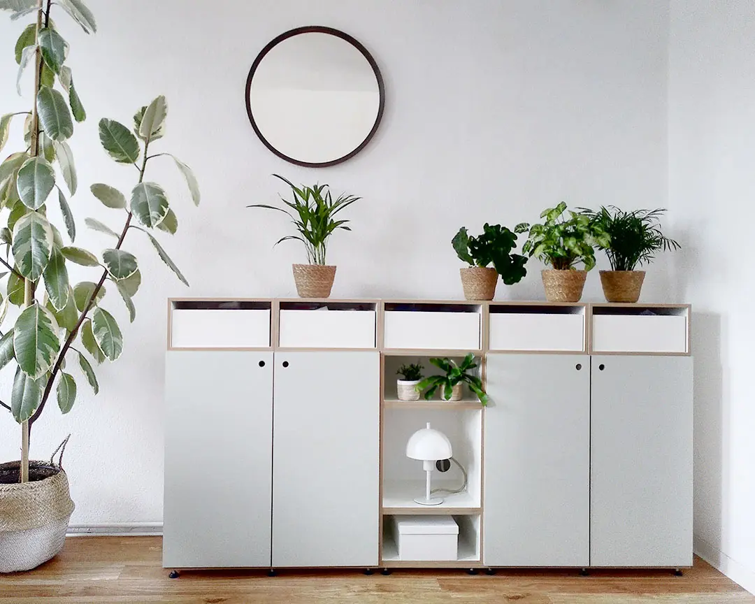 Sideboard mit senkrechten Türen in Pistaziengrün Kundenbilder, Sideboards, Pistaziengrün, 2:1 hochkant mit Tür, senkrecht, Einschübe