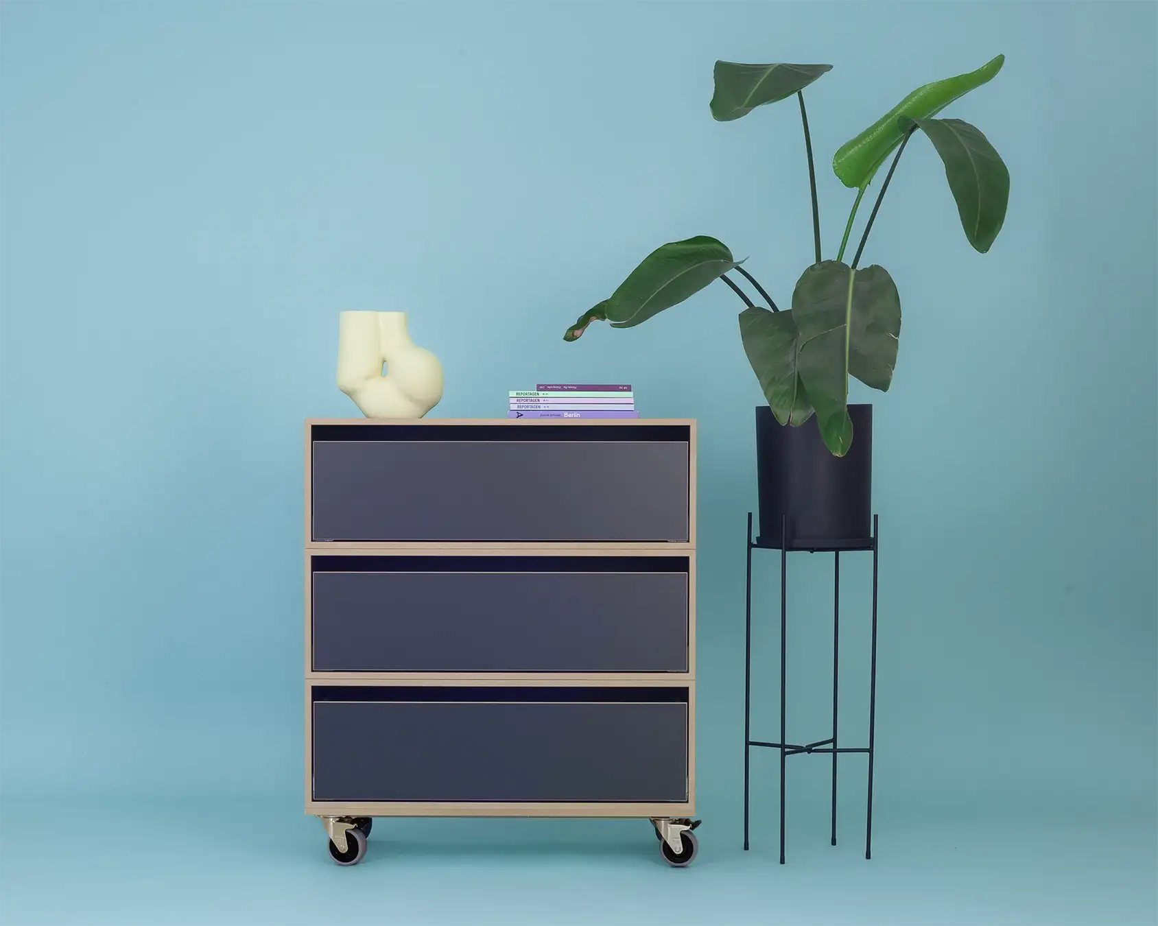 Black Edition, Kommoden, Schwarze Kommode auf Rollen, schwarze Cubes, schwarze Rollen, 2:3 Modul doppelte Breite, 2:1 Rollplatte