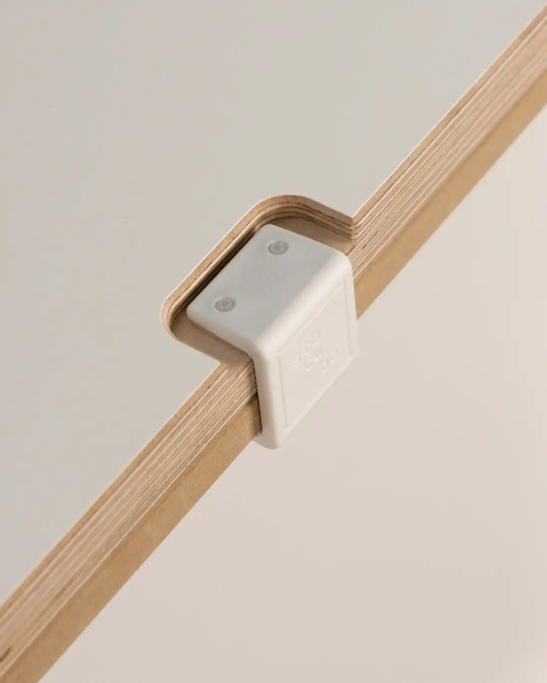 Weiße Kunststoffklammer Kunststoffklammer, Weiß, Abdeckplatte