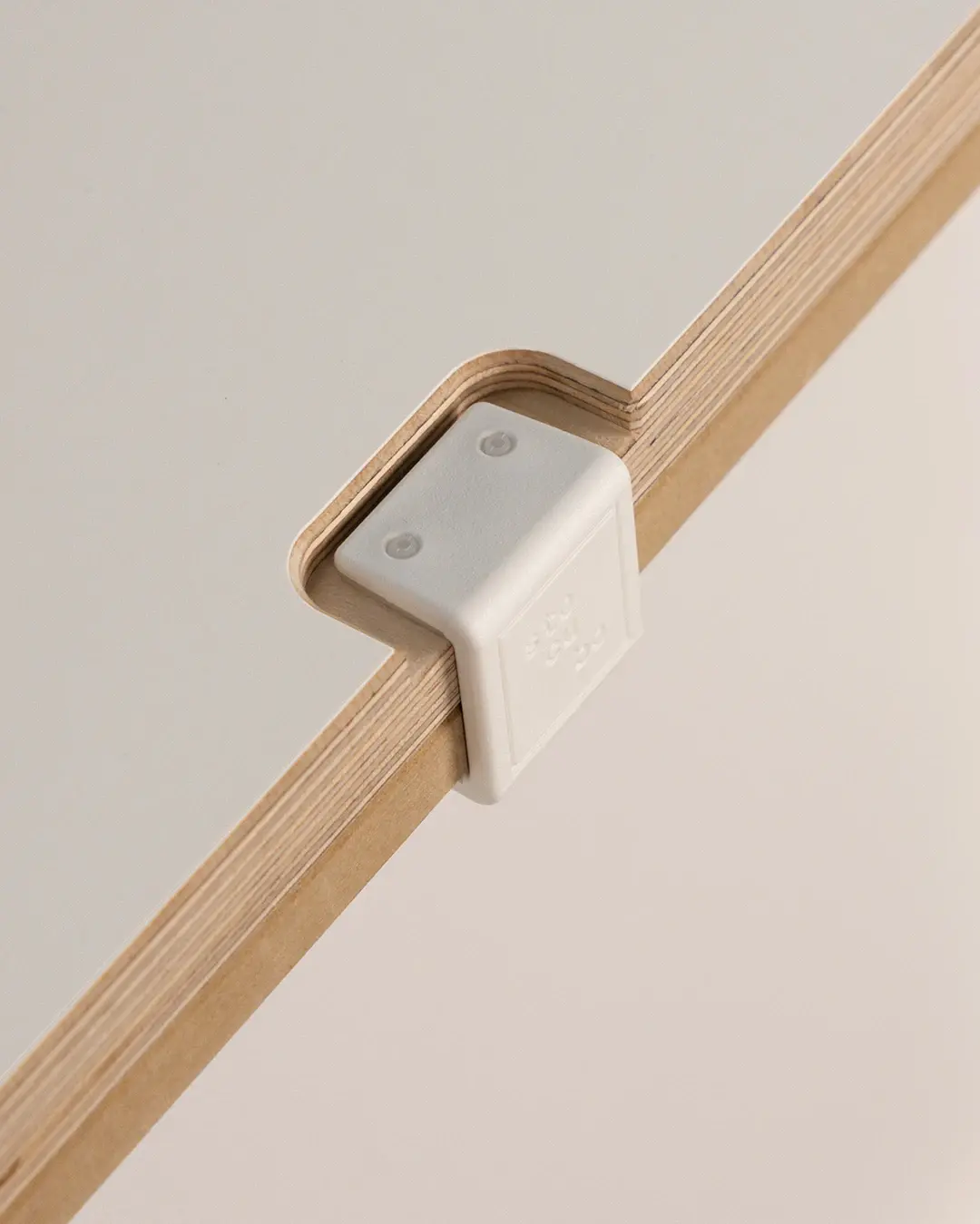 Weiße Kunststoffklammer Kunststoffklammer, Weiß, Abdeckplatte