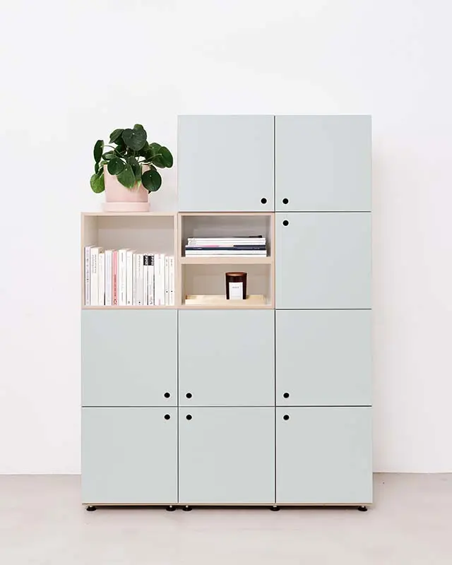 Modularer Schrank mit Türen