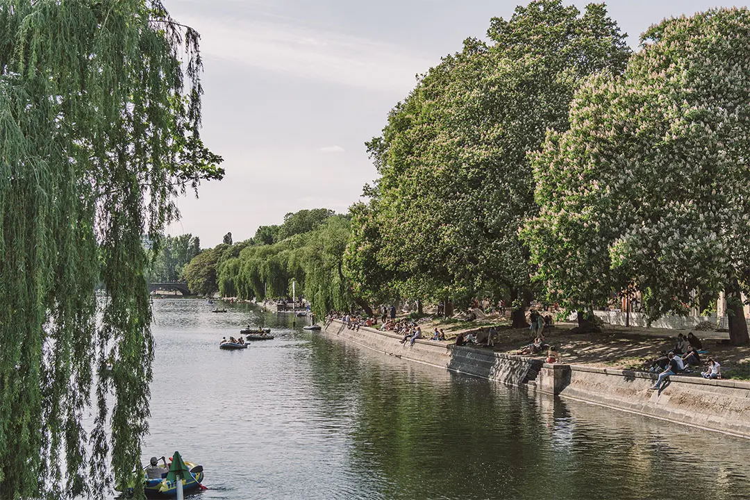Über uns Über stocubo, Berlin, Stock, Kanal, Bäume, Frühling, grün