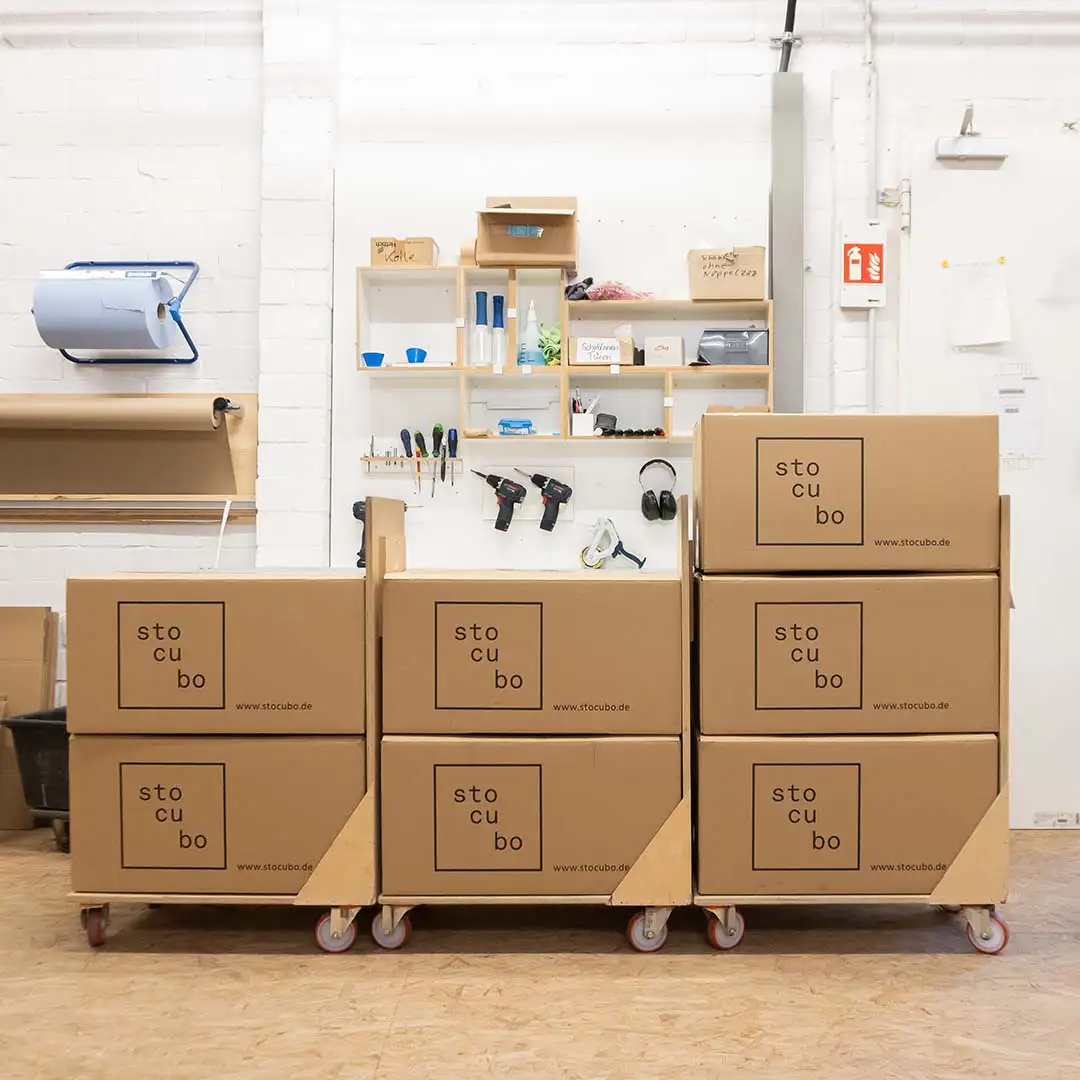 Verpacken Werkstatt, Produktion, Schritt 4, Kartons, Wagen, Bestellung, DHL, Spedition, braun