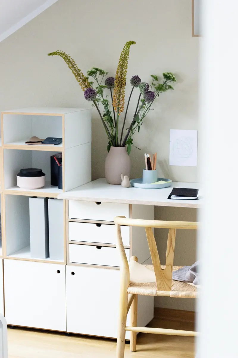 Modularer Schreibtisch und Regal Koop, Newniq, Home-Office, Schreibtisch