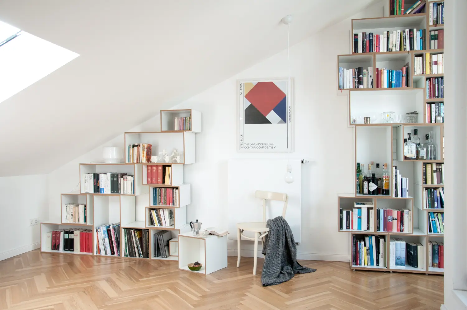 Flexibles Stufenregal Kundenbilder, Dachschrägen, Bücherregale