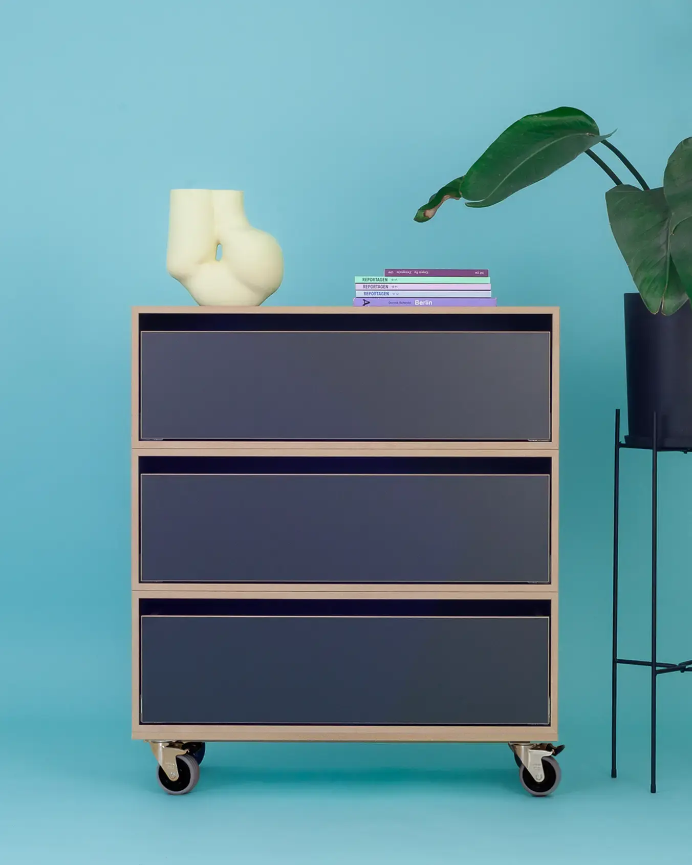 Black Edition, Kommoden, Büro, Home-Office, Schlafzimmer, Schwarze Kommode auf Rollen, 2:1 Rollplatte