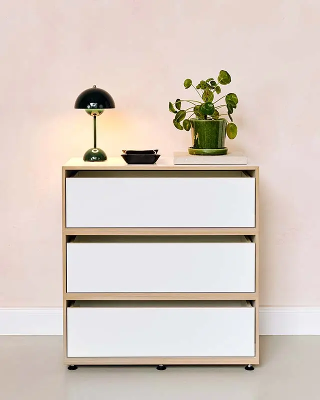 Kommoden, 2:3 Modul, Doppelte Breite, Schublade, &Tradition, Flowerpot, Lampe, Pilea, grün