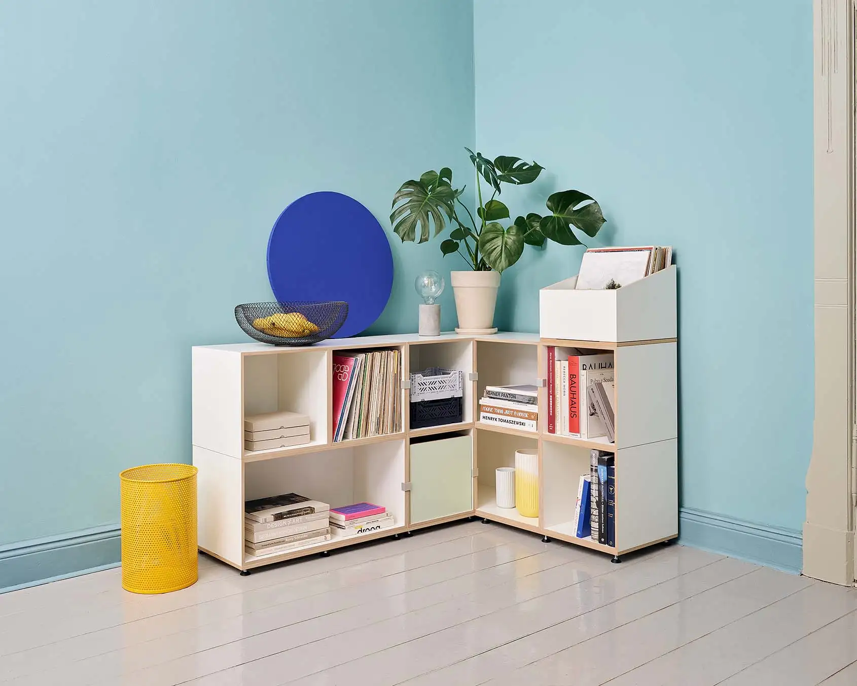 Eckregal, Eckmodul, Einschub, pistaziengrün, LP-Box, Sockel, Seite, blau