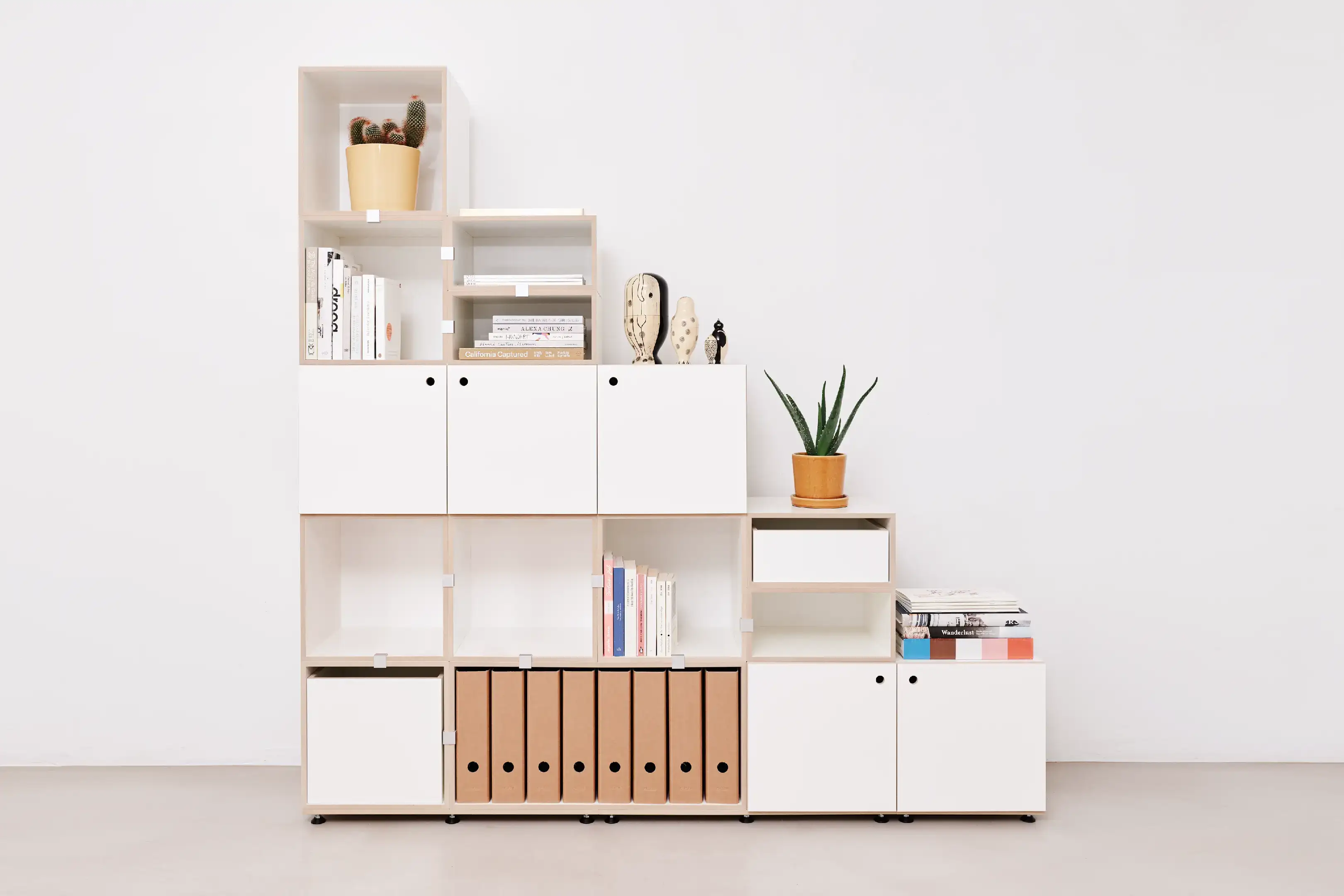 Regale für Dachschrägen Kategorien, Titelbild, stocubo Stufenregal, Tür, 1:1 Einschub, 1:2 Einschub, 70