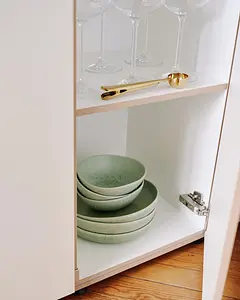 Sideboard mit Hochkanttür Sideboards, 2:1 Hochkant, Hochkanttür, Tür, Fachboden, Detail, Gläser, Schüsseln