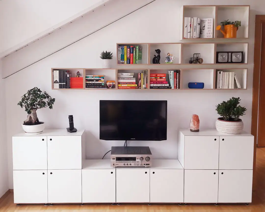 Wandregal für Dachschränge Kundenbilder, Dachschrängen, Wandregal, Sideboard, Türen, Fernseher