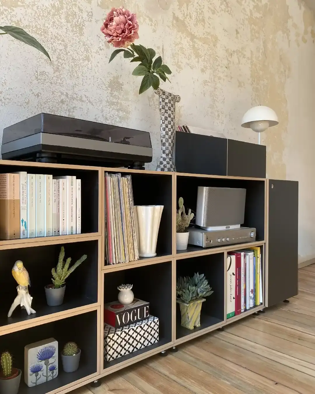 Schwarzes Wohnzimmer-Sideboard Black Edition, Wohnzimmer, Sideboards, Koop, Mitteninmitte, 4x5, 40