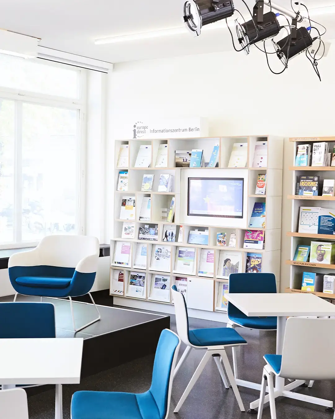 Geschäftskundinnen, Geschäftskunden, B2B, BeLaPolBi, Berliner Landeszentrale für politische Bildung, 70