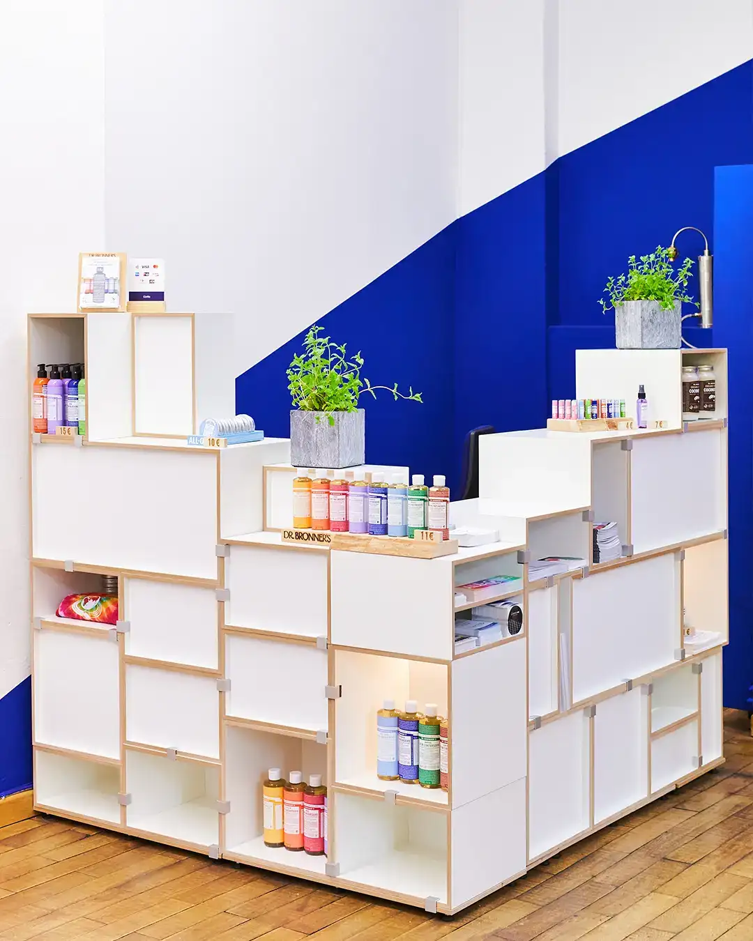 stocubo x Dr. Bronner's Geschäftskundinnen, Geschäftskunden, B2B, Buchhandlung, Shop, Dr. Bronner's, 70