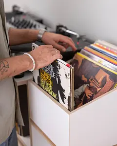 LP-Highboard in Weiß Schallplattenregale, Sideboards, LP, Abdeckplatte, LP-Box, sockel, 4x5, 40