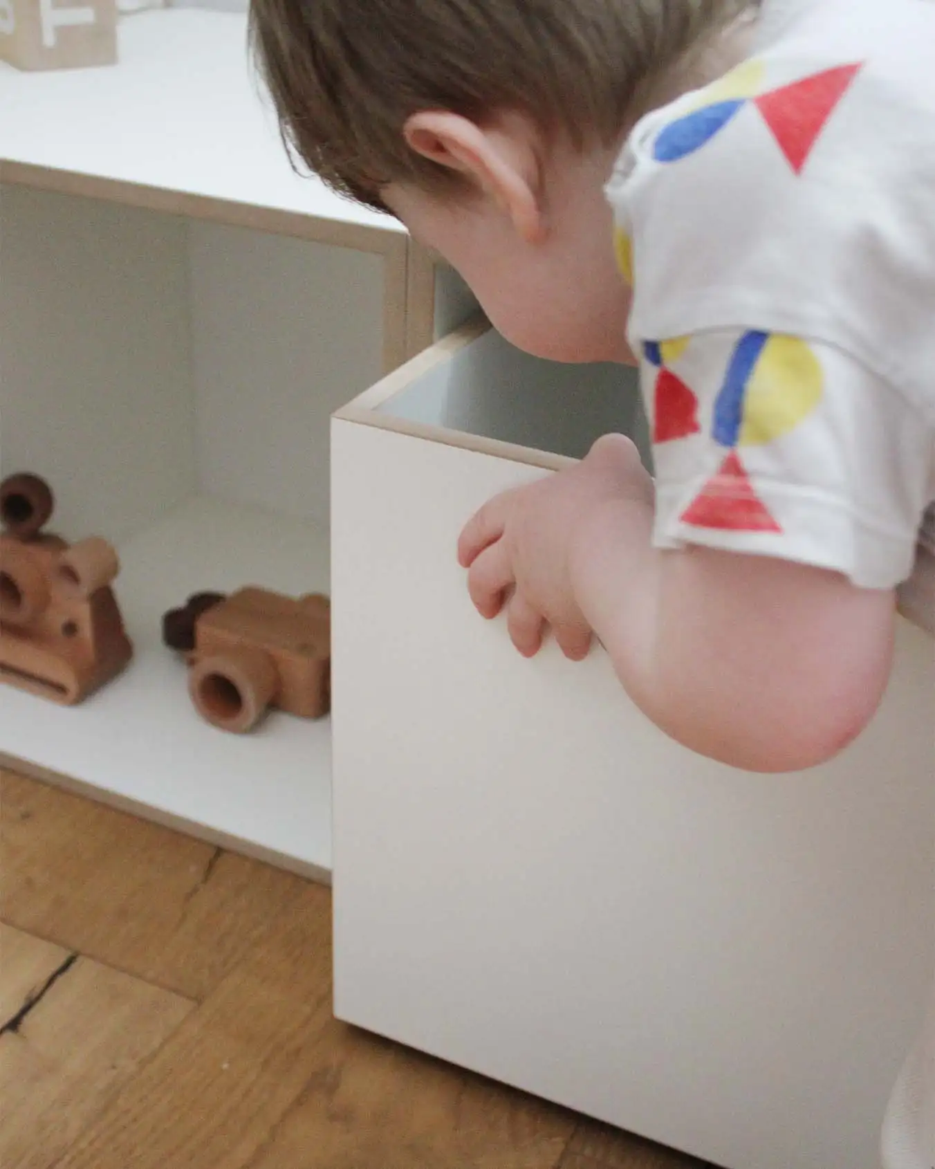 Einschub mit Griffaussparungen 1:1 Einschub, Griffaussparungen, Griffen, Hände, Kind, Baby, weiß