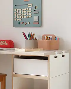 Kinderschreibtisch M Koop, stocubo x Liserk , Inspiration, Blog, zu Besuch bei, Kinderschreibtisch M, Kunstoffklammer, weiß