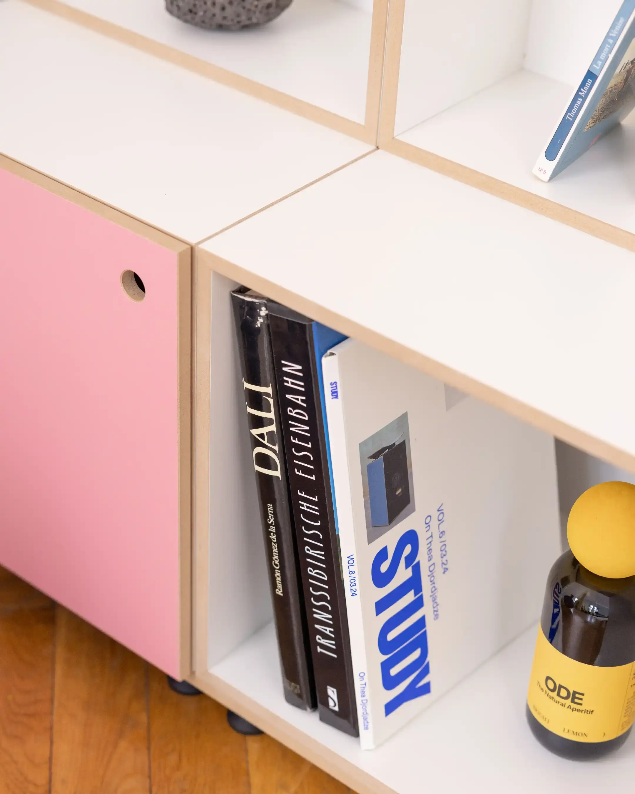 Wohnzimmerregal halbe Tiefe Wohnzimmer, Bücherregale, Home-Office, Büro, halbe Tiefe, Tür, Flamingopink, Pink, 4x5, 50