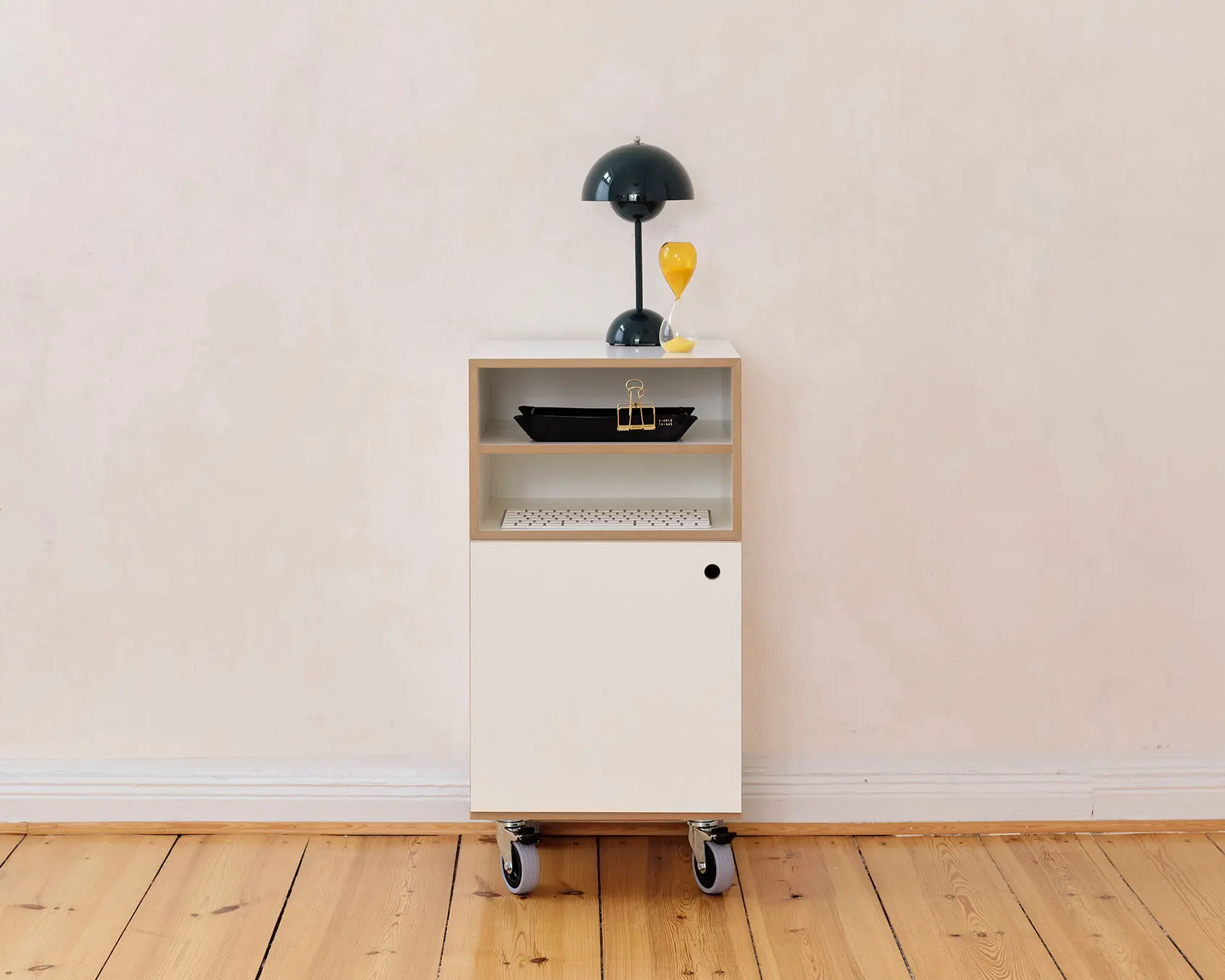 Rollcontainer, Home-Office, Büro, kleiner Rollcontainer, Rollen, Tür, F2 Modul, Verner Panton, FlowerPot, Lampe, 