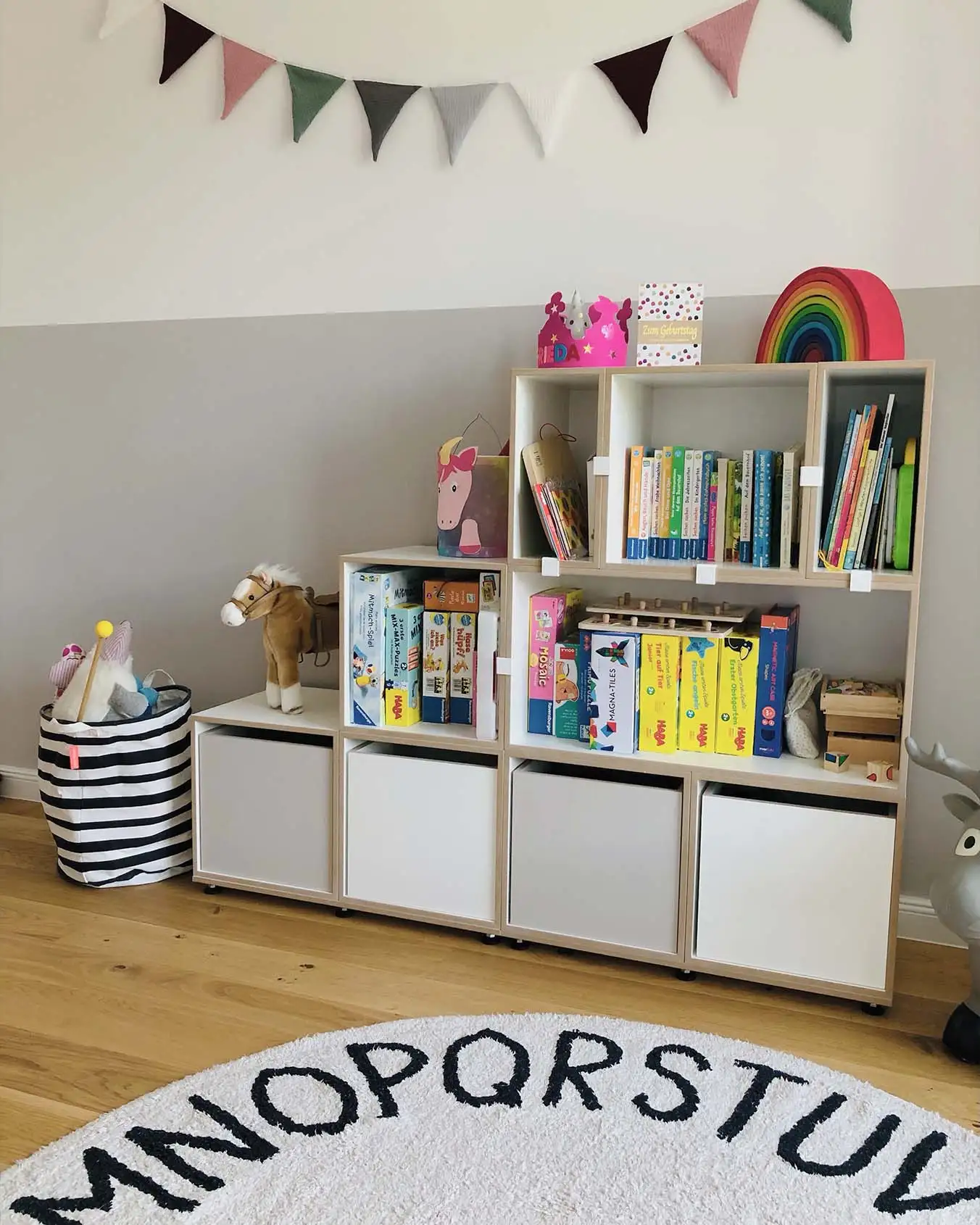 Kinderzimmer Stufenregal Kundenbilder, Kinderzimmer Stufenregal