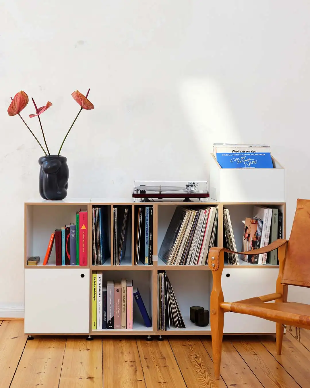 Kleines LP-Sideboard Schallplattenregale, Kleines LP-Sideboard, LP-Box, 1:1 Modul mit Tür, F3 Modul, 4x5, 4