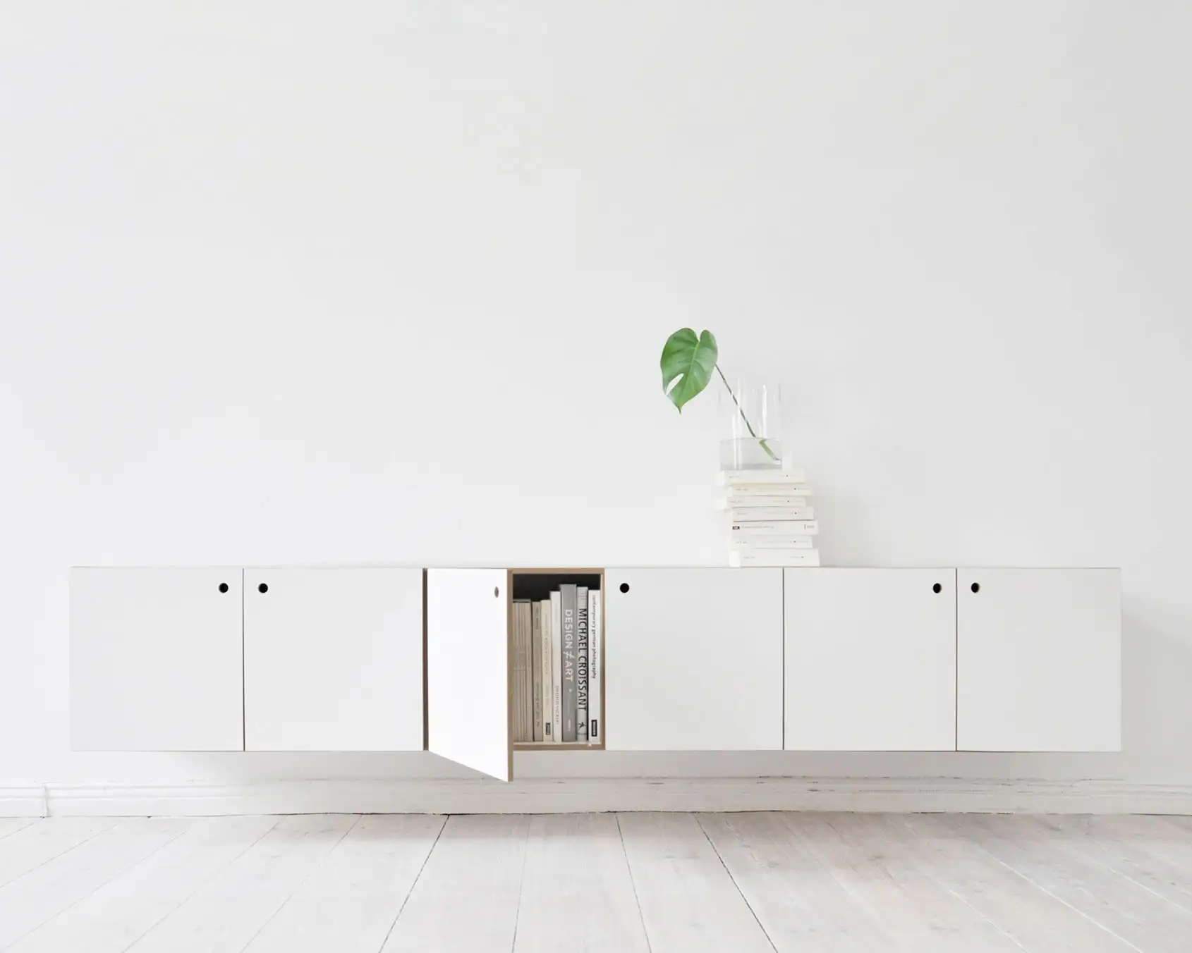 Minimalistisches Wand-Sideboard mit Türen Flur, Sideboard, Wandregal, weiß