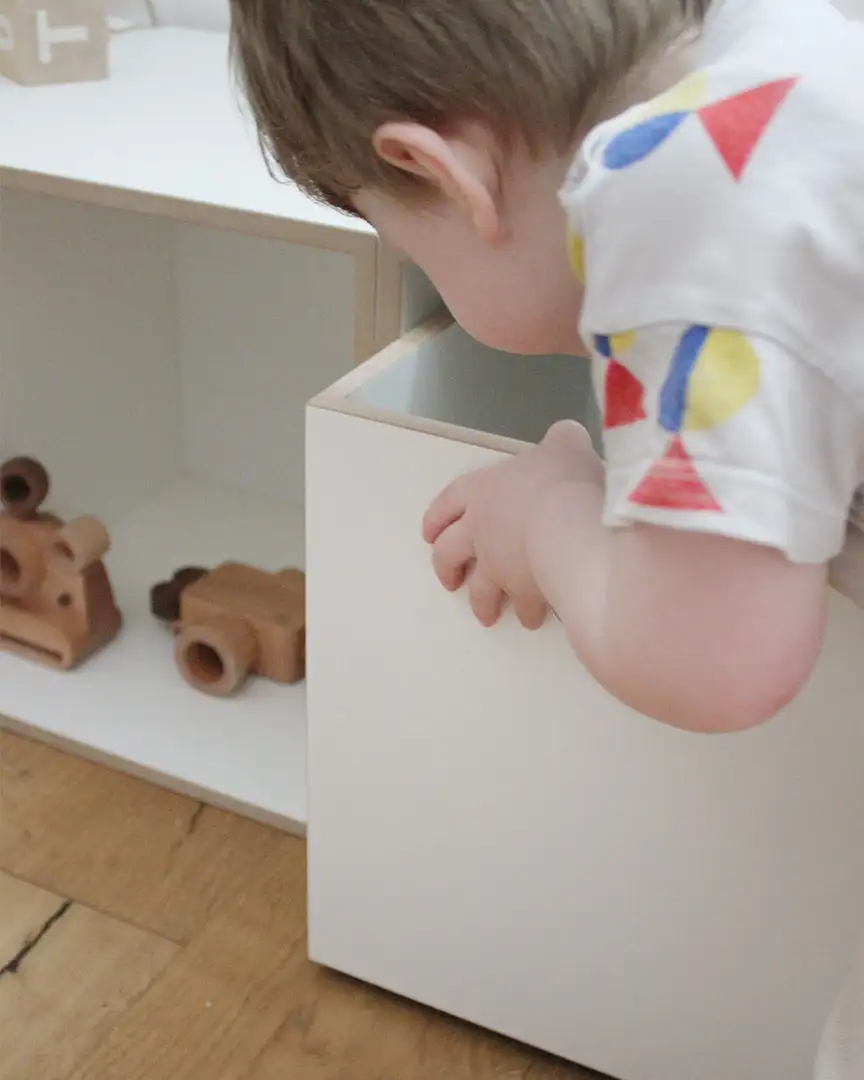 Einschub mit Kind Koop, Tatiana, Lovelysight, Kinderzimmer, Kinder, Interaktiv, Einschub, Griffen