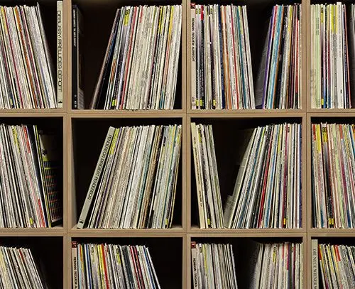 Naturpur Cube für Vinyl Schallplattenregale in der Vinyl Lounge Essen
