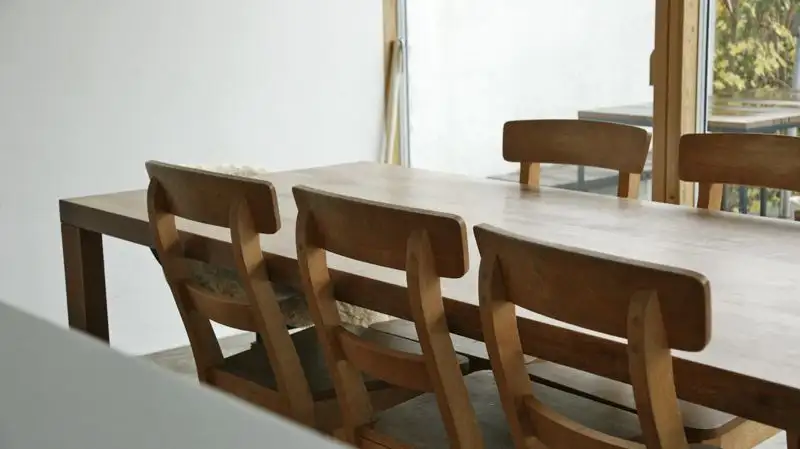 Konferenztisch Bücherregal im Arbeitszimmer bei Conny und Philip, Konferenztisch