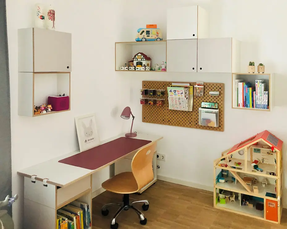 Kinderzimmer mit Kinderschreibtisch M Kundenbilder, Kinderzimmer, Kinderregale, Kinderschreibtisch M, Wandregale
