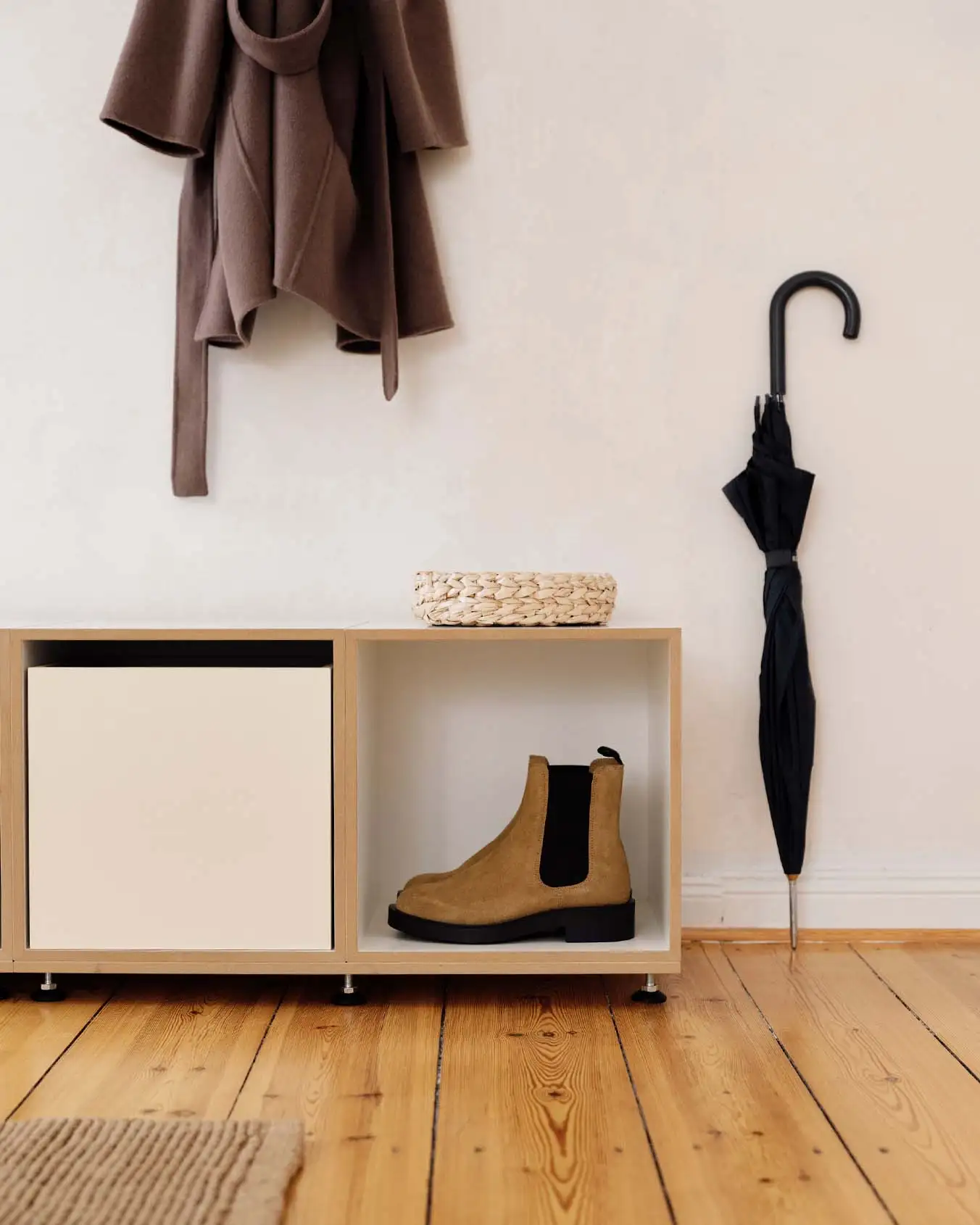 Flurregal zum Sitzen Product Page, Blog, stocubo Bank, Detail, Grundplatte, vanillegelb