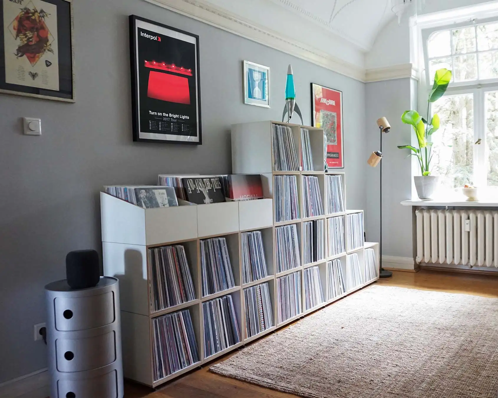 Großes Schallplattenregal mit LP-Boxen Kundenbilder, Schallplattenregale, Großes Schallplattenregal mit LP-Boxen, Stufen-Schallplattenregal