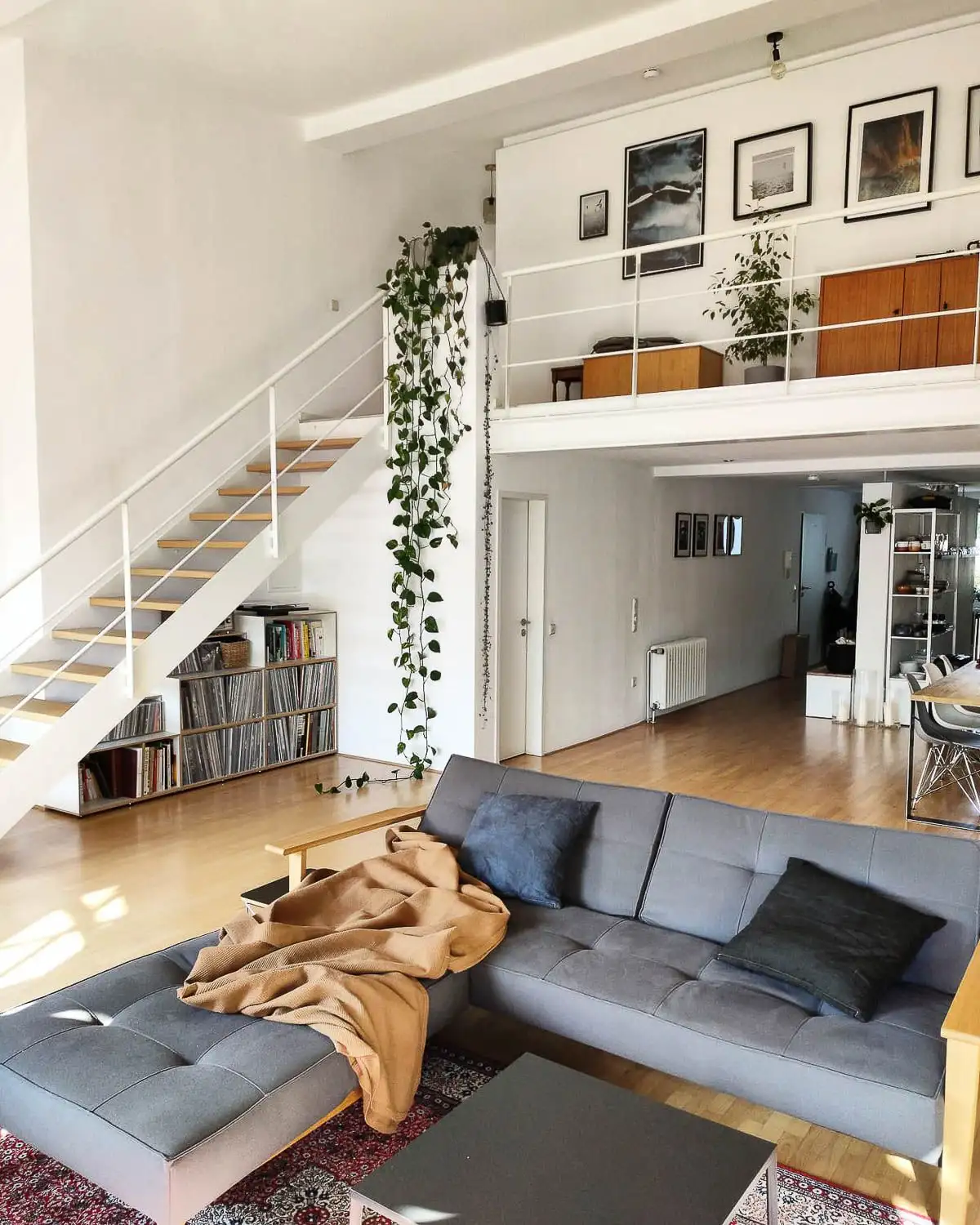 Koop, Kati, doppeltund3fach, Dachschräge, Schallplattenregal