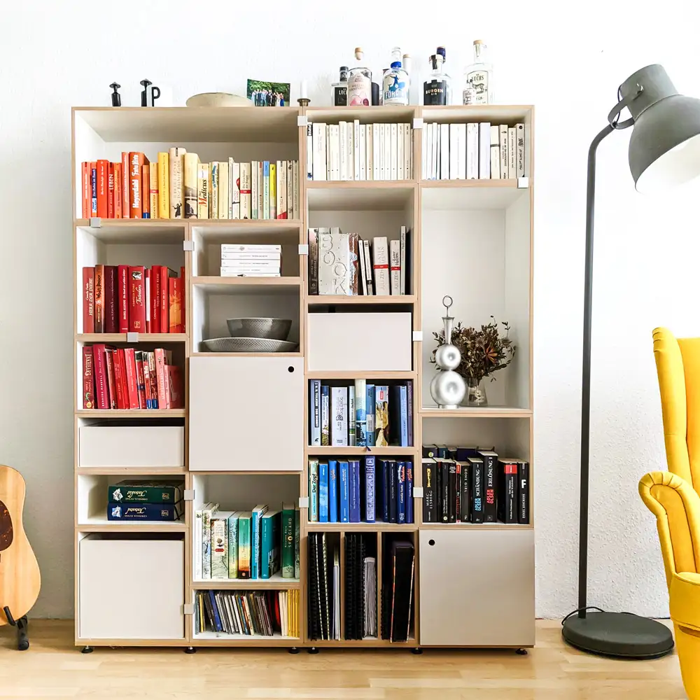 Kundenbilder, Bücherregale, kaschmirgrau