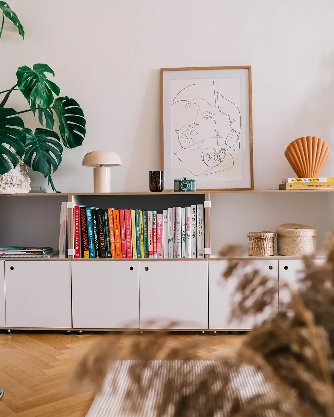Sideboard für Bücher Koop, Sideboards, Bücherrregale, Home-Office, The Hungry Warrior, Shabnam, 4x5, 70