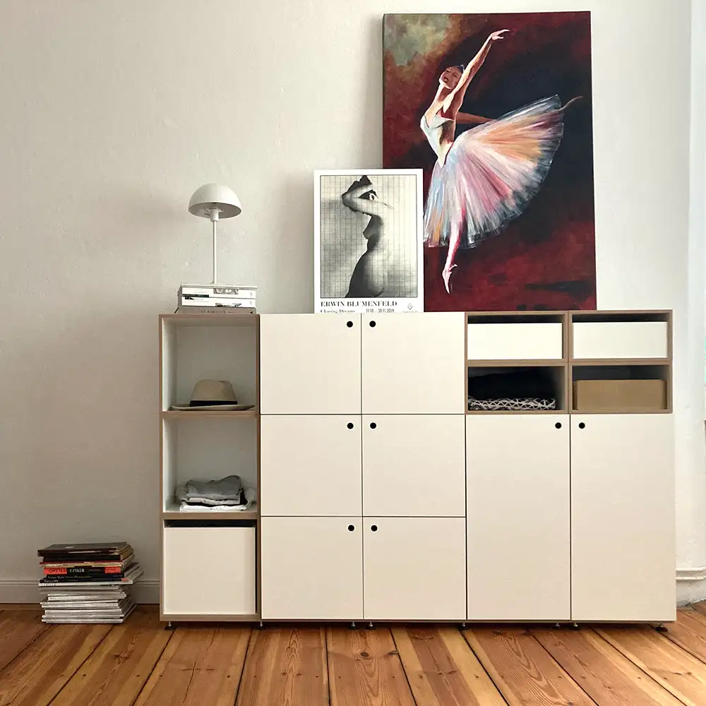 Kundenbilder, Schlafzimmerregale, 2:1 Modul hochkant mit Tür