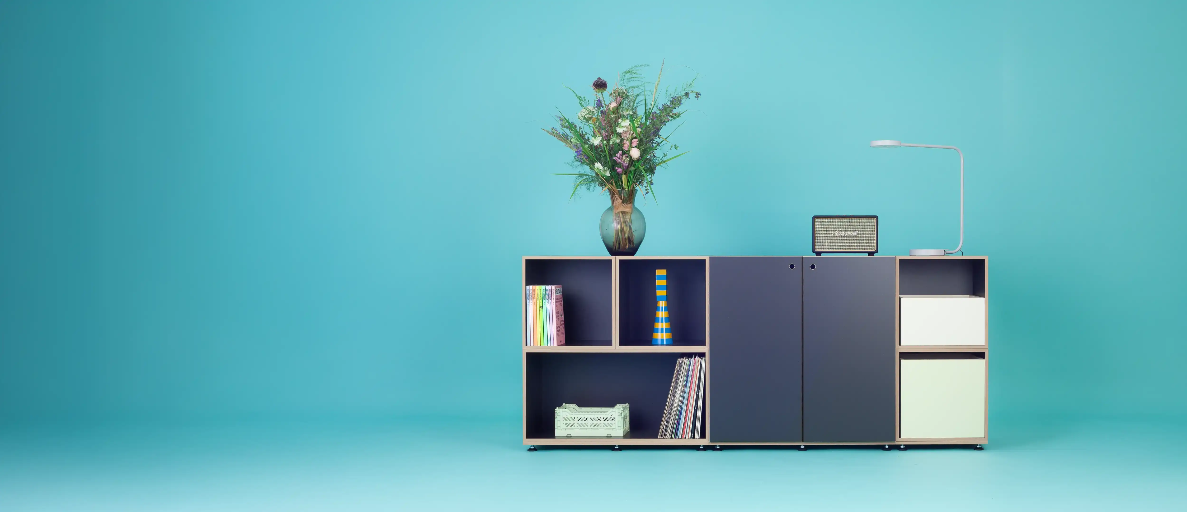 Schwarzes Sideboard, Black Edition, 1:1 Einschub, 2:3 Einschub, 1:2 Modul Hochkant, Pistaziengrün, Weiß,  Retusche, 50