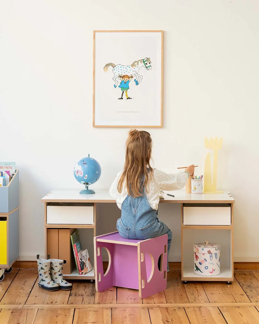 Kinderzimmer,  Mitwachsende Möbel, Interaktive Möbel, Kinderschreibtisch M, 3-in-1-Wendehocker, Flieder, Weiß, Mädchen