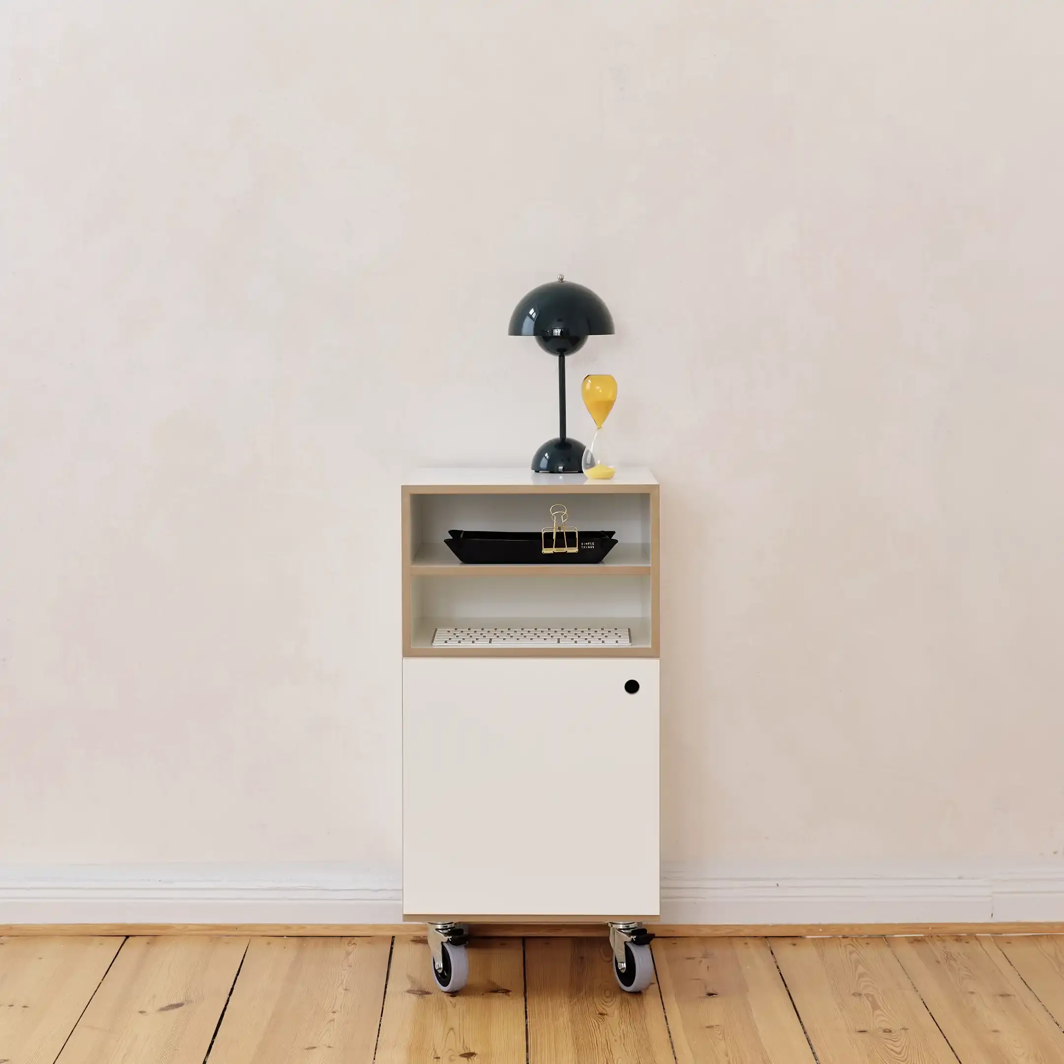 kleiner Rollcontainer Rollcontainer, Home-Office, Büro, kleiner Rollcontainer, Rollen, Tür, F2 Modul, Verner Panton, FlowerPot, Lampe, 1x1, 50