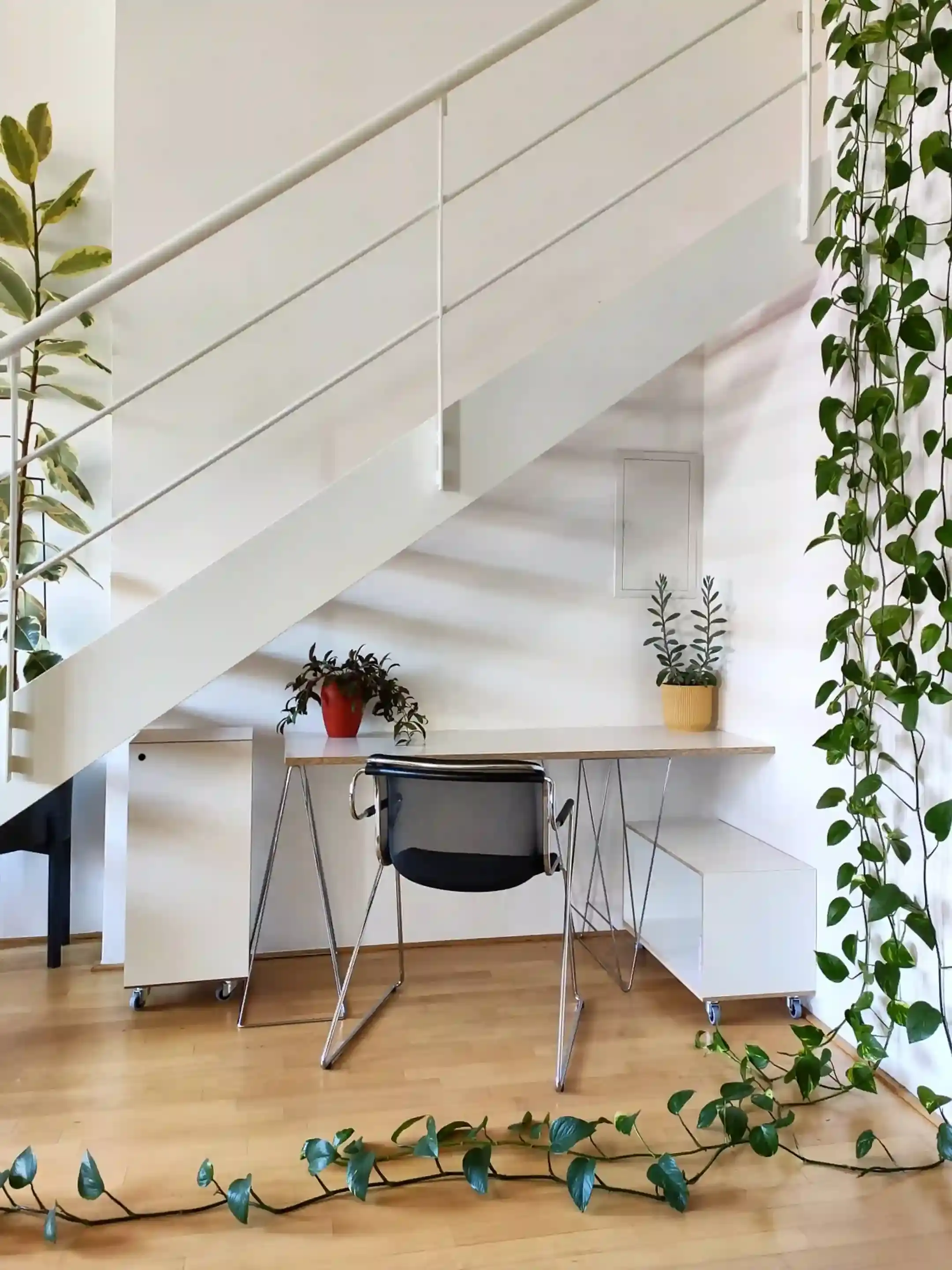 Home-Office unter der Treppe Koop, stocubo x doppeltund3fach, Kati, Rollcontainer, Home-Office, Treppe, Schreibtischplatte 3x4, 10