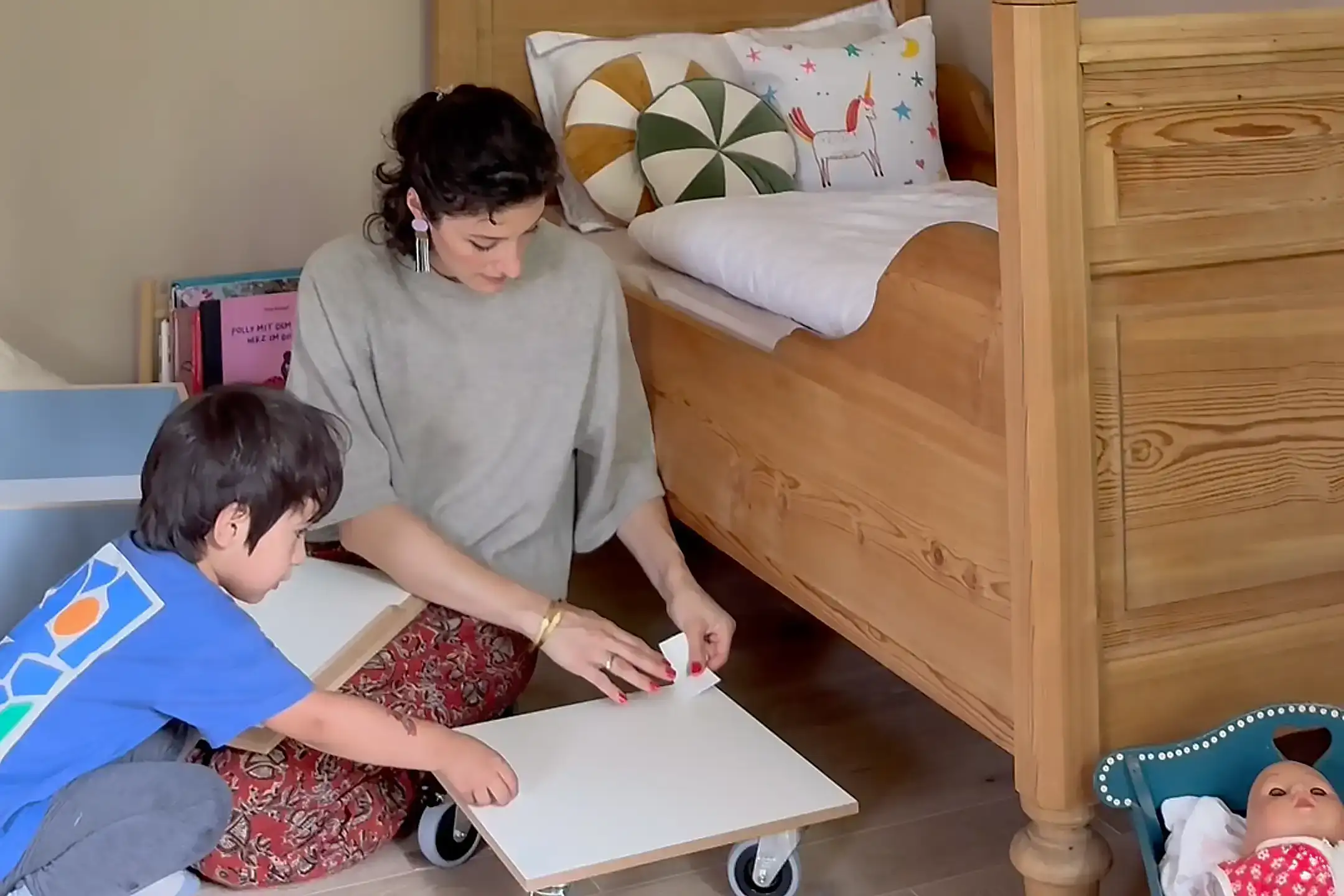 Aufbau FAQ, Kinderzimmer, Interaktive Kindermöbel, Kinder, Aufbau, Bücherkiste, Denim Blau, Koop, Büsra, 3x2, 60