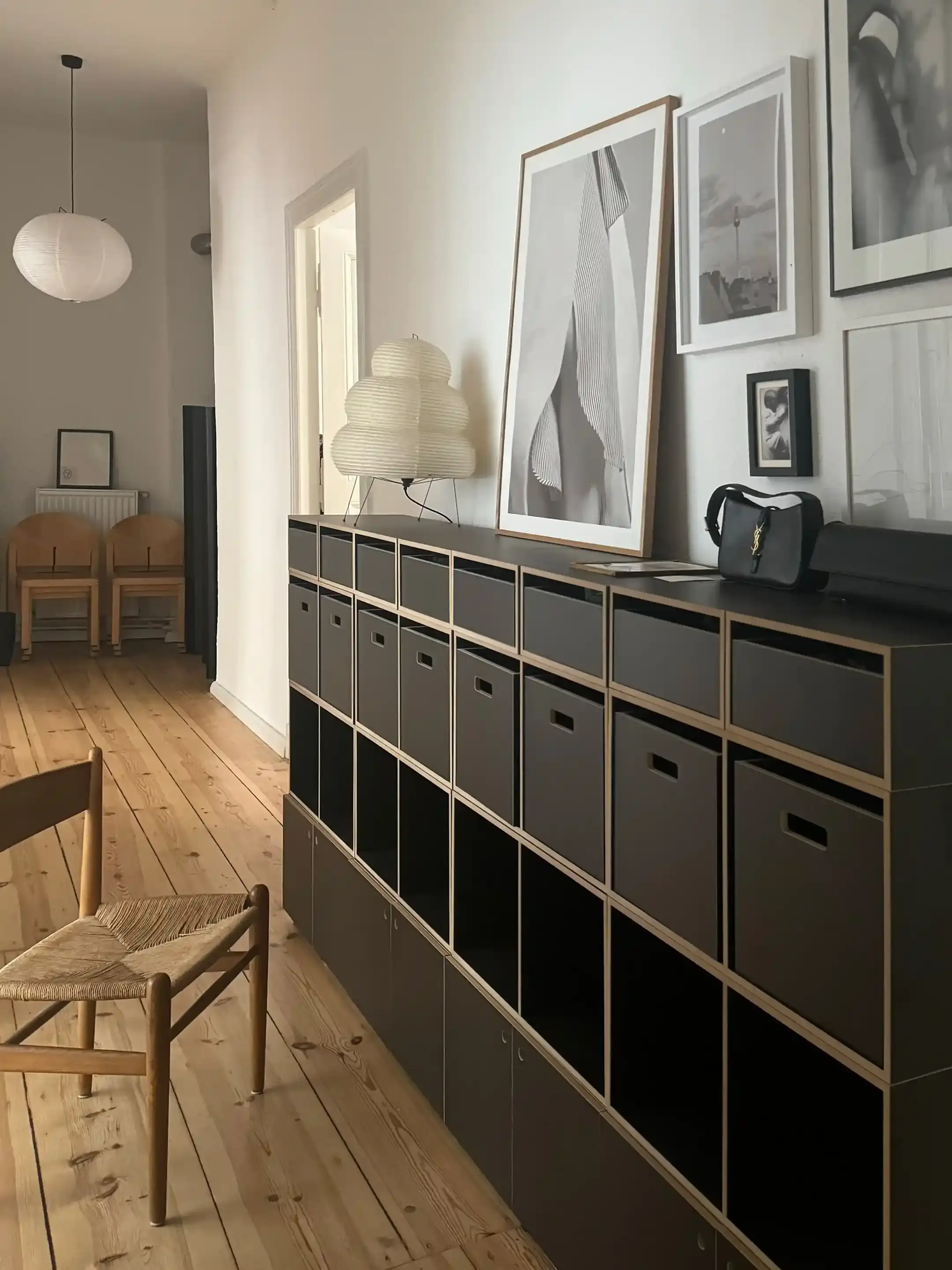 Schwarzes Flur-Highboard Koop, Nella, Flur, Black Edition, schwarz, 1:1 Modul, Tür, 1:2 Modul, Einschub, Retusche, 3x4, 30