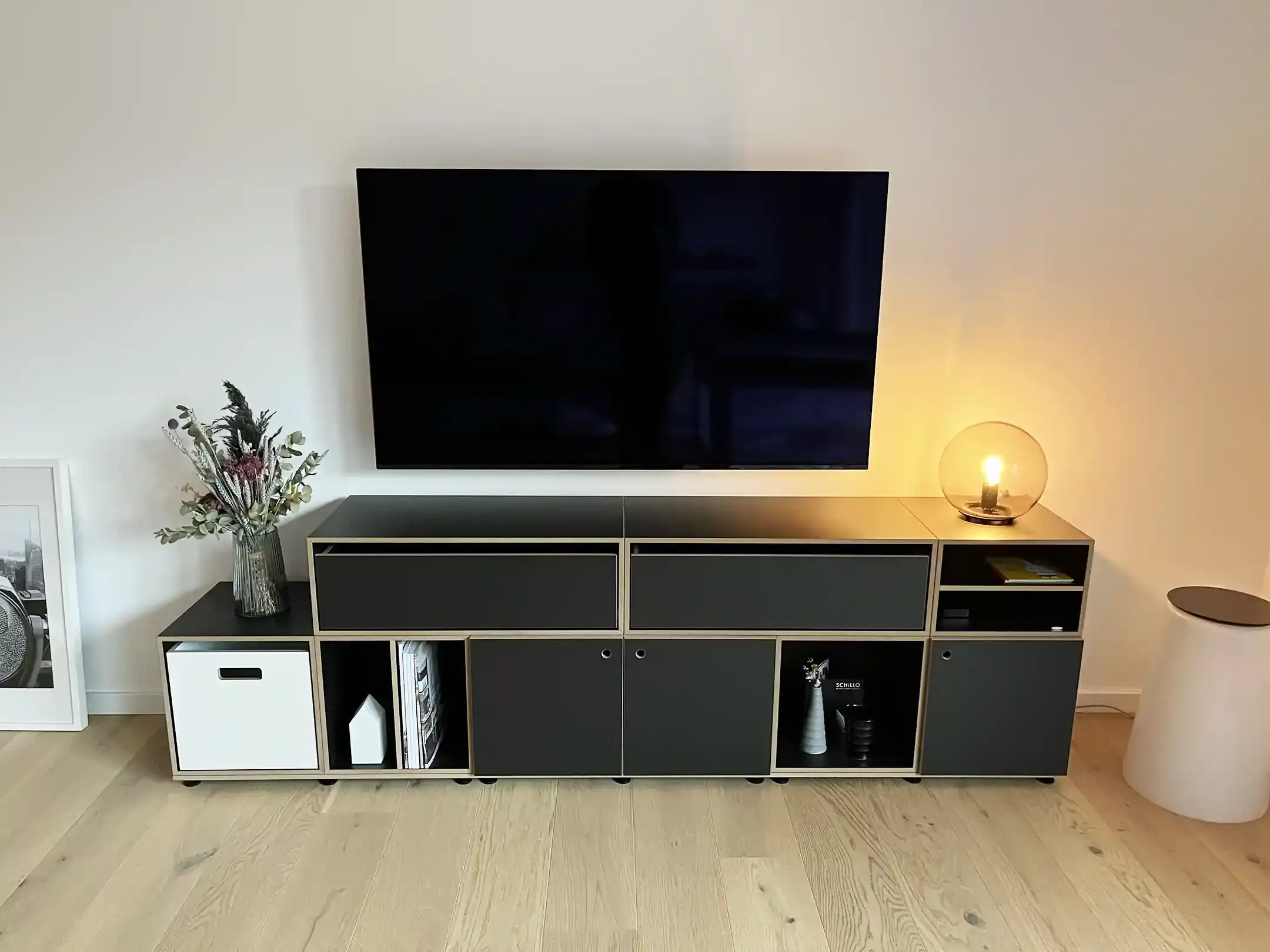 Schwarzes Wohnzimmer-Lowboard Kundenbilder, Wohnzimmer, Fernseher, Black Edition, schwarz, Einschub, weiß, 4x3, 30