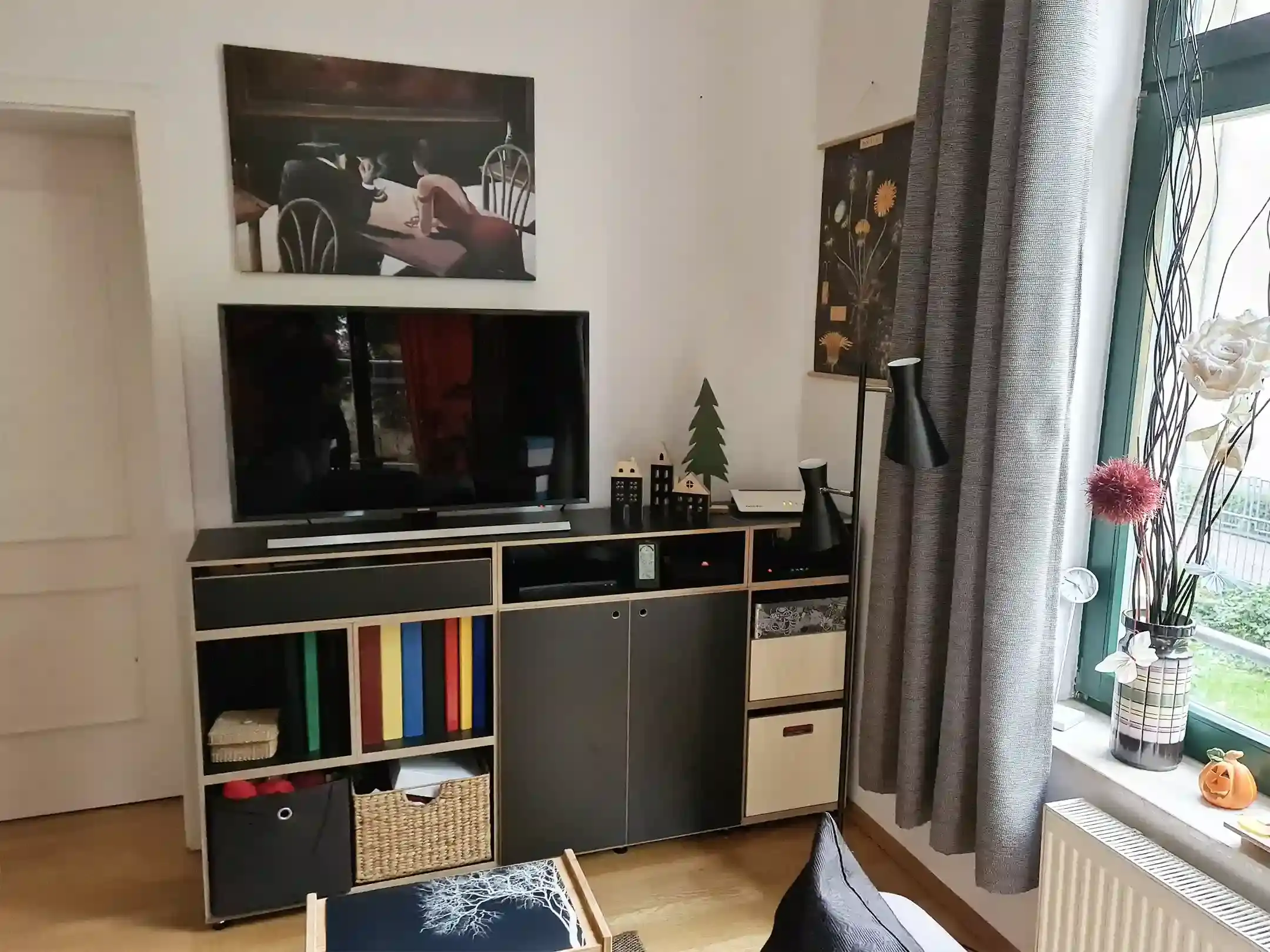 Schwarzes Fernseher-Regal Kundenbilder, Wohnzimmer, Fernseher, Black Edition, schwarz, Einschub, 4x3, 10