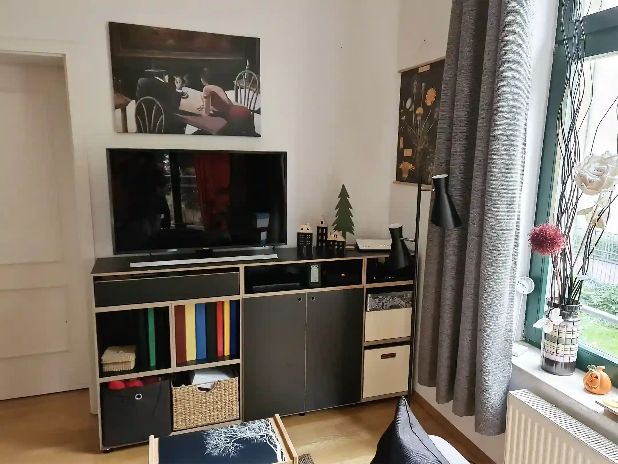 Schwarzes Fernseher-Regal Kundenbilder, Wohnzimmer, Fernseher, Black Edition, schwarz, Einschub, 4x3, 10